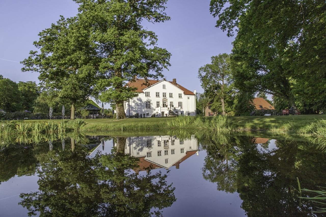 Hotel & Gaestehaus Gut Kaden Alveslohe Exterior photo